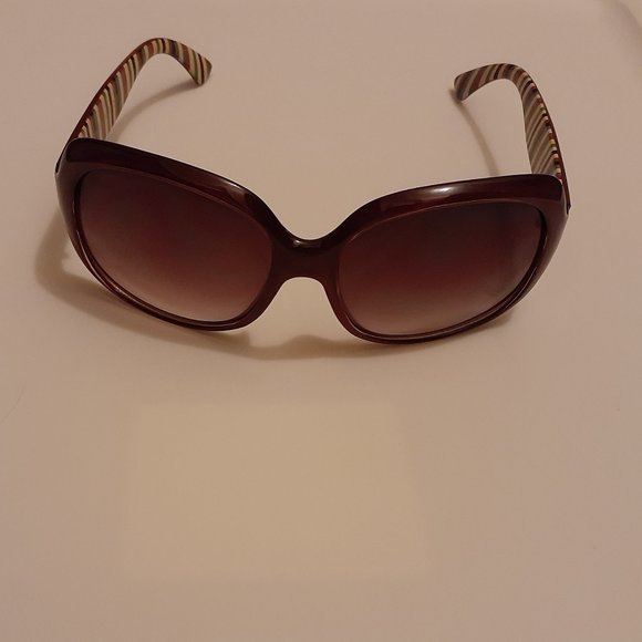 Hoffco Brands Lightweight Fashion Sunglasses: Wine Color Large Gradient Lens - Picture 3 of 3